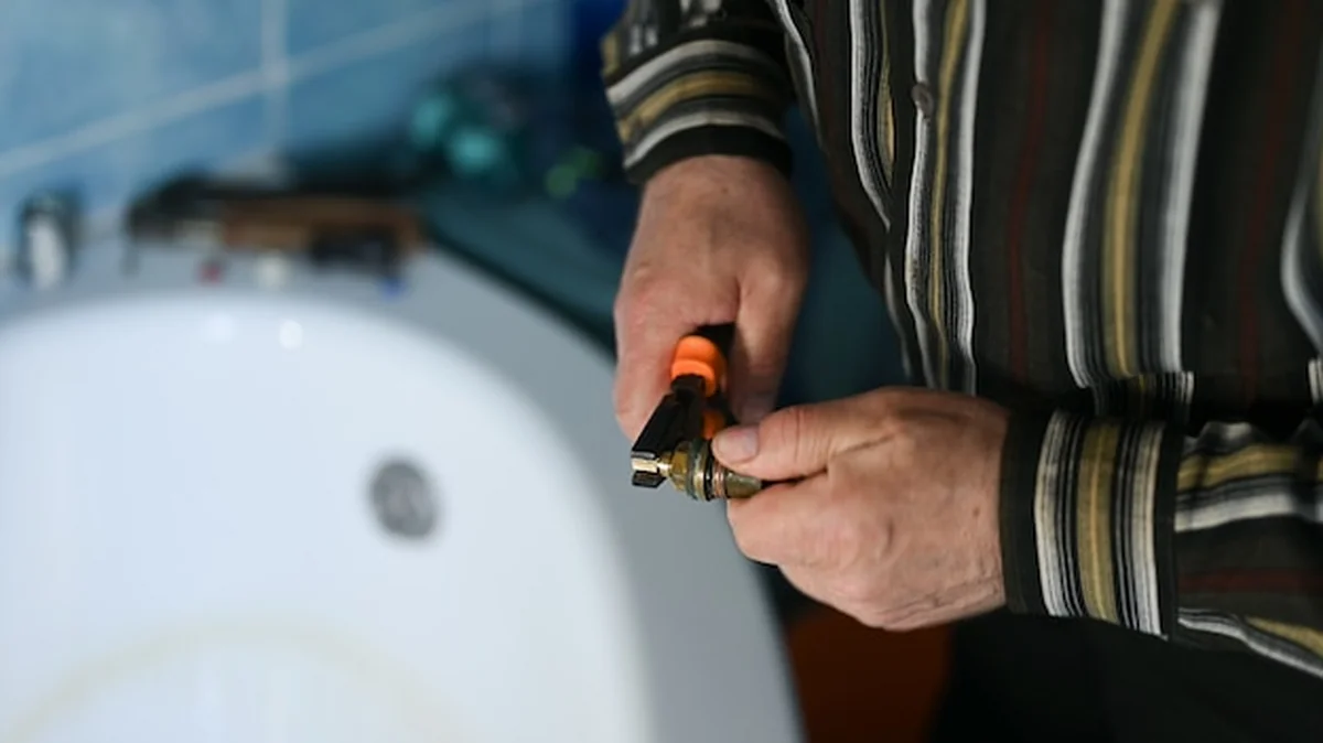 Naprawa kranu w łazience własnymi siłami