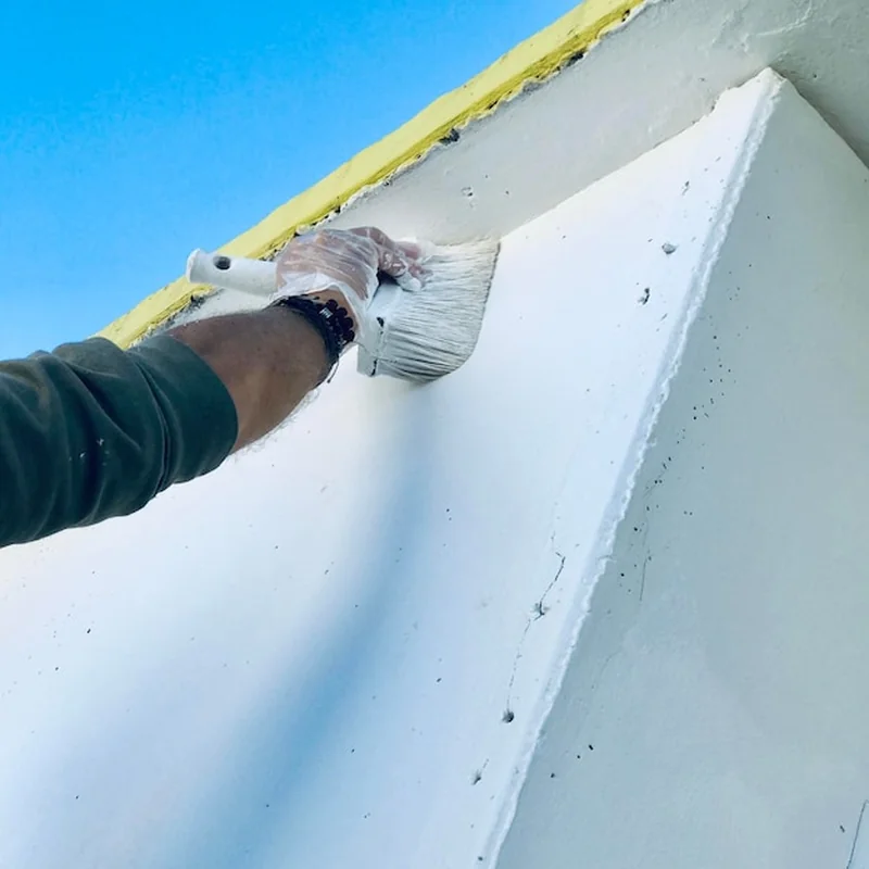 Czy na folię w płynie można kłaść gładź? Sprawdź to!