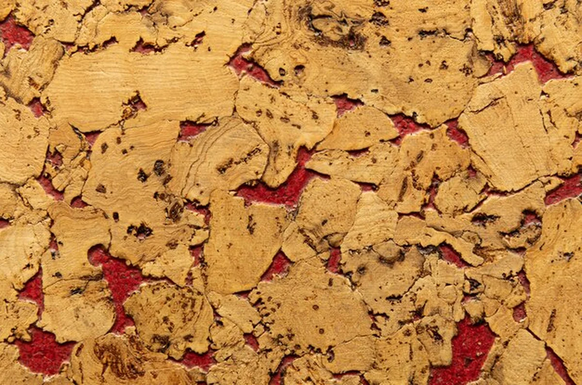 Zbliżenie izolacji akustycznej korka do podłóg i ścian