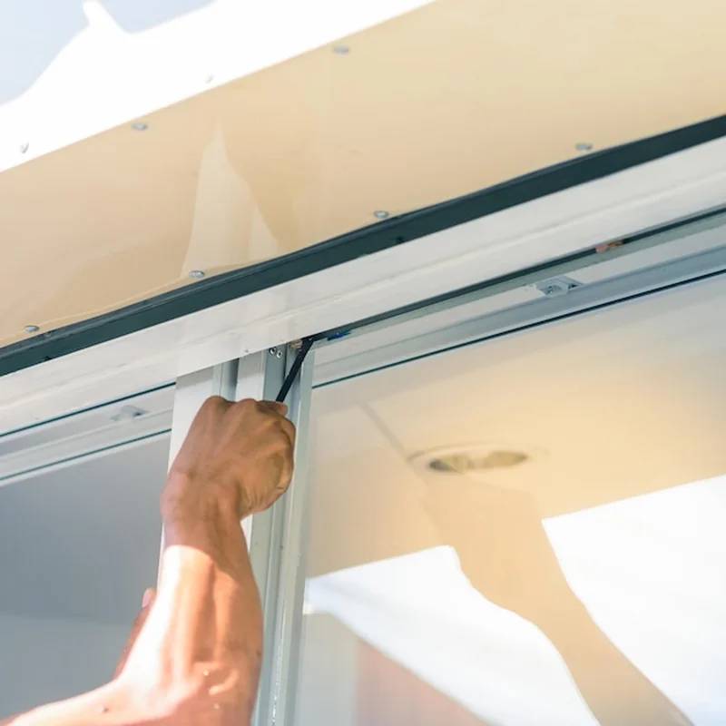 Okno do ręcznego czyszczenia przycięte