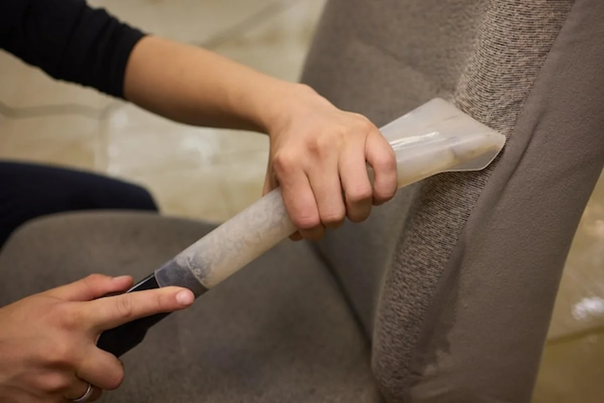 Czyszczenie tapicerki zaawansowanym sprzętem